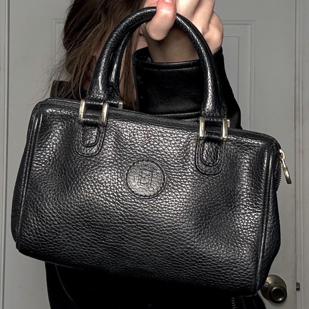 VINTAGE FENDI LEATHER PURSE